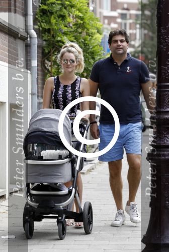 Amsterdam 23 juli 2016
 Liza Sips en Ralph Manheim achter  de kinderwagen.