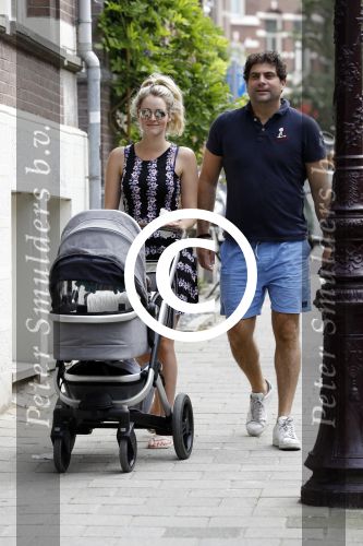 Amsterdam 23 juli 2016
 Liza Sips en Ralph Manheim achter  de kinderwagen.