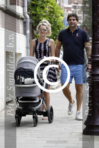 Amsterdam 23 juli 2016
 Liza Sips en Ralph Manheim achter  de kinderwagen.