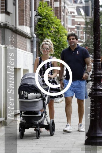 Amsterdam 23 juli 2016
 Liza Sips en Ralph Manheim achter  de kinderwagen.