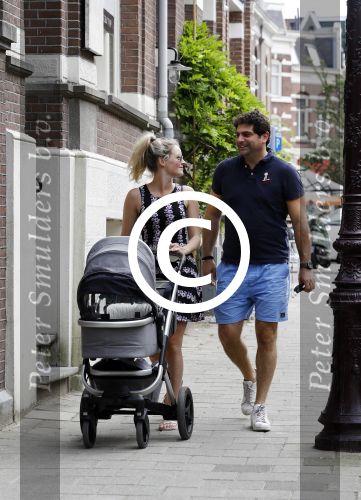 Amsterdam 23 juli 2016
 Liza Sips en Ralph Manheim achter  de kinderwagen.