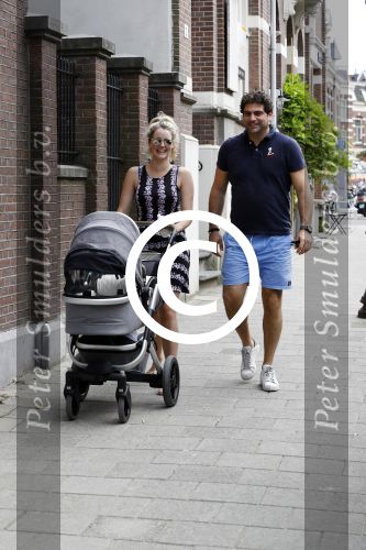 Amsterdam 23 juli 2016
 Liza Sips en Ralph Manheim achter  de kinderwagen.