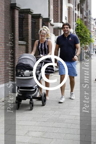 Amsterdam 23 juli 2016
 Liza Sips en Ralph Manheim achter  de kinderwagen.