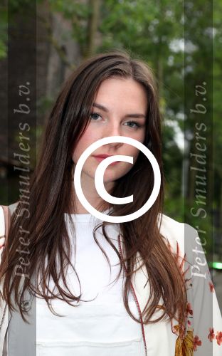 Amsterdam 8 juli 2016
Modeshow Tony Cohen tijdens de amsterdam fashion week op westergasfabriekterrein. Maan met neefje