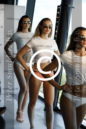 Amsterdam 11 juli 2016 
Modeshow Maria Tailor in de amsterdam Lookout aan het IJ.