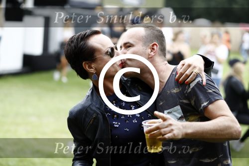 Amsterdam 15 juli 2016 
Day at the park festival in het amsterdamse bos. Martijn Thoutenhoofd met vrouw