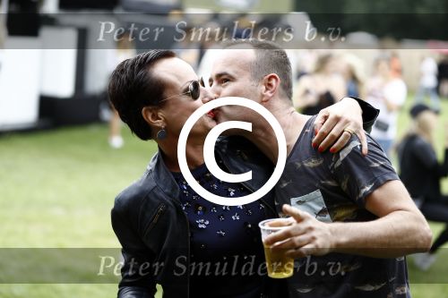 Amsterdam 15 juli 2016 
Day at the park festival in het amsterdamse bos. Martijn Thoutenhoofd met vrouw