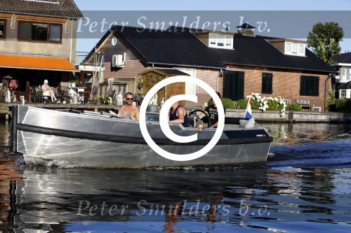 Vreeland 18 juli 2016
Maurice Wijnen met zijn vriend/partner en Rolf Koster aan het varen op de vecht.
