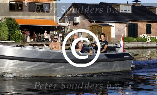Vreeland 18 juli 2016
Maurice Wijnen met zijn vriend/partner en Rolf Koster aan het varen op de vecht.