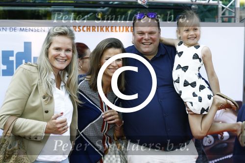 Amsterdam 17 juli 2016
Premiere huisdiergeheimen in Pathe arena. Menno Kohler met vrouw en vriendin