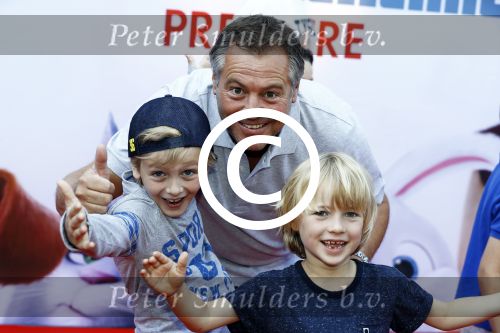 Amsterdam 17 juli 2016
Premiere huisdiergeheimen in Pathe arena. Otto Klein met zoon