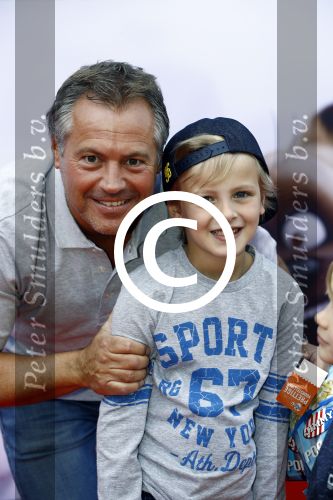Amsterdam 17 juli 2016
Premiere huisdiergeheimen in Pathe arena. Otto Klein met zoon