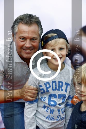 Amsterdam 17 juli 2016
Premiere huisdiergeheimen in Pathe arena. Otto Klein met zoon