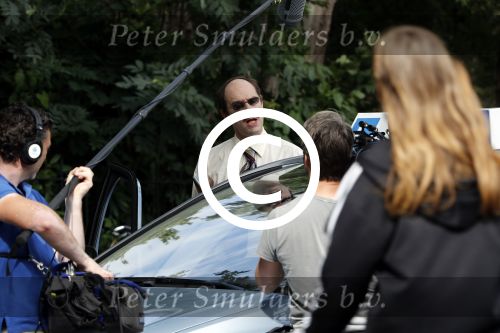 Amsterdam 7 juli 2016 
Connie Breukhoven met haar vriend Eugene v Dun op de fiets in Amsterdam.Opnames Koefnoen met Owen Schumacher Paul Groot Martine Sandifort en Sanne Wallis de Vries. Opnamews vonden plaats in de v Eeghenstraat.