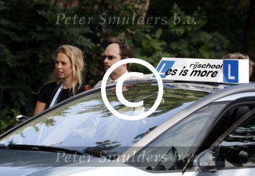 Amsterdam 7 juli 2016 
Connie Breukhoven met haar vriend Eugene v Dun op de fiets in Amsterdam.Opnames Koefnoen met Owen Schumacher Paul Groot Martine Sandifort en Sanne Wallis de Vries. Opnamews vonden plaats in de v Eeghenstraat.