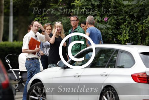 Amsterdam 7 juli 2016 
Connie Breukhoven met haar vriend Eugene v Dun op de fiets in Amsterdam.Opnames Koefnoen met Owen Schumacher Paul Groot Martine Sandifort en Sanne Wallis de Vries. Opnamews vonden plaats in de v Eeghenstraat.