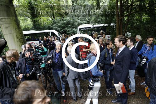 Wassenaar 8 juli 2016
Koninklijk fotouur op de Horsten met Koning Willem Alexander Koningin Maxima en de prinsessen Amalia Ariane en Alexia. Ook de honden zijn erbij. de pers
