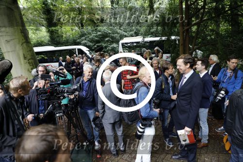 Wassenaar 8 juli 2016
Koninklijk fotouur op de Horsten met Koning Willem Alexander Koningin Maxima en de prinsessen Amalia Ariane en Alexia. Ook de honden zijn erbij. de pers