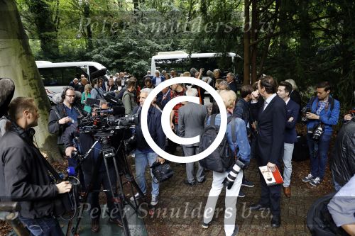 Wassenaar 8 juli 2016
Koninklijk fotouur op de Horsten met Koning Willem Alexander Koningin Maxima en de prinsessen Amalia Ariane en Alexia. Ook de honden zijn erbij. de pers