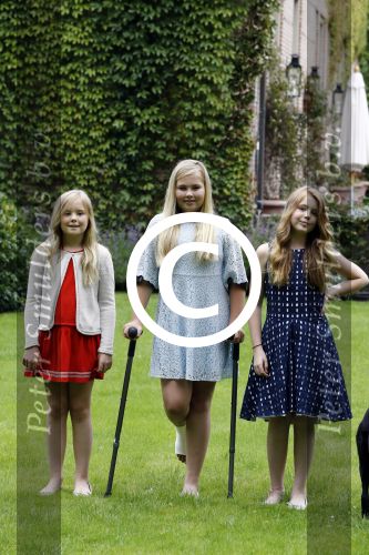 Wassenaar 8 juli 2016
Koninklijk fotouur op de Horsten met Koning Willem Alexander Koningin Maxima en de prinsessen Amalia Ariane en Alexia. Ook de honden zijn erbij.
