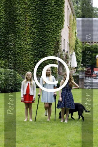Wassenaar 8 juli 2016
Koninklijk fotouur op de Horsten met Koning Willem Alexander Koningin Maxima en de prinsessen Amalia Ariane en Alexia. Ook de honden zijn erbij.