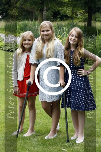 Wassenaar 8 juli 2016
Koninklijk fotouur op de Horsten met Koning Willem Alexander Koningin Maxima en de prinsessen Amalia Ariane en Alexia. Ook de honden zijn erbij.