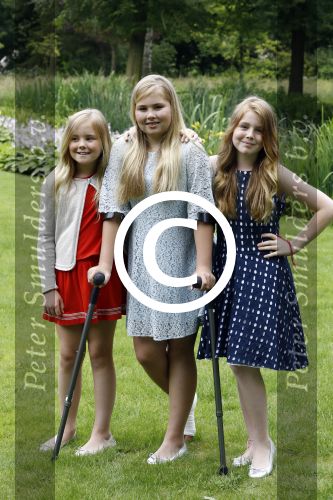 Wassenaar 8 juli 2016
Koninklijk fotouur op de Horsten met Koning Willem Alexander Koningin Maxima en de prinsessen Amalia Ariane en Alexia. Ook de honden zijn erbij.