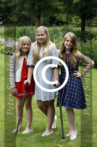 Wassenaar 8 juli 2016
Koninklijk fotouur op de Horsten met Koning Willem Alexander Koningin Maxima en de prinsessen Amalia Ariane en Alexia. Ook de honden zijn erbij.