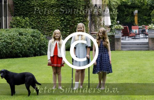 Wassenaar 8 juli 2016
Koninklijk fotouur op de Horsten met Koning Willem Alexander Koningin Maxima en de prinsessen Amalia Ariane en Alexia. Ook de honden zijn erbij.