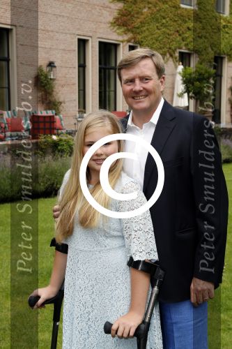 Wassenaar 8 juli 2016
Koninklijk fotouur op de Horsten met Koning Willem Alexander Koningin Maxima en de prinsessen Amalia Ariane en Alexia. Ook de honden zijn erbij.