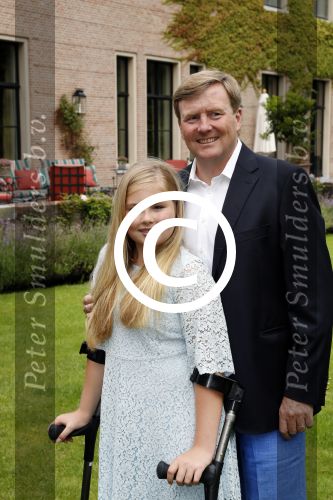 Wassenaar 8 juli 2016
Koninklijk fotouur op de Horsten met Koning Willem Alexander Koningin Maxima en de prinsessen Amalia Ariane en Alexia. Ook de honden zijn erbij.