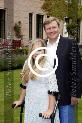 Wassenaar 8 juli 2016
Koninklijk fotouur op de Horsten met Koning Willem Alexander Koningin Maxima en de prinsessen Amalia Ariane en Alexia. Ook de honden zijn erbij.