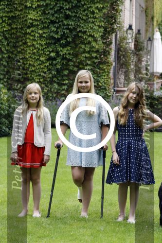 Wassenaar 8 juli 2016
Koninklijk fotouur op de Horsten met Koning Willem Alexander Koningin Maxima en de prinsessen Amalia Ariane en Alexia. Ook de honden zijn erbij.