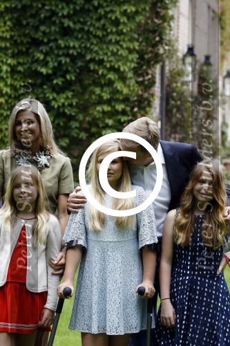 Wassenaar 8 juli 2016
Koninklijk fotouur op de Horsten met Koning Willem Alexander Koningin Maxima en de prinsessen Amalia Ariane en Alexia. Ook de honden zijn erbij.