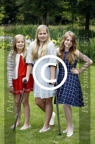 Wassenaar 8 juli 2016
Koninklijk fotouur op de Horsten met Koning Willem Alexander Koningin Maxima en de prinsessen Amalia Ariane en Alexia. Ook de honden zijn erbij.