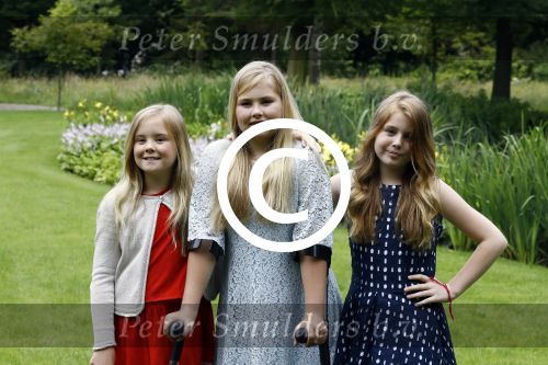 Wassenaar 8 juli 2016
Koninklijk fotouur op de Horsten met Koning Willem Alexander Koningin Maxima en de prinsessen Amalia Ariane en Alexia. Ook de honden zijn erbij.