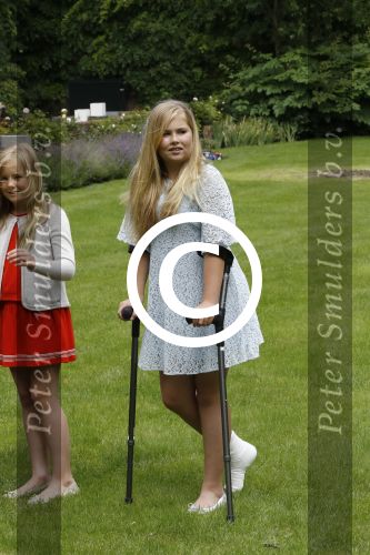 Wassenaar 8 juli 2016
Koninklijk fotouur op de Horsten met Koning Willem Alexander Koningin Maxima en de prinsessen Amalia Ariane en Alexia. Ook de honden zijn erbij.