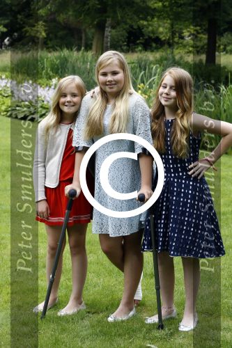 Wassenaar 8 juli 2016
Koninklijk fotouur op de Horsten met Koning Willem Alexander Koningin Maxima en de prinsessen Amalia Ariane en Alexia. Ook de honden zijn erbij.