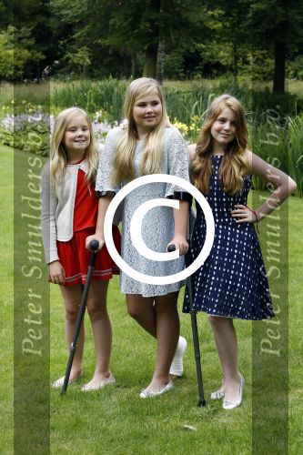 Wassenaar 8 juli 2016
Koninklijk fotouur op de Horsten met Koning Willem Alexander Koningin Maxima en de prinsessen Amalia Ariane en Alexia. Ook de honden zijn erbij.