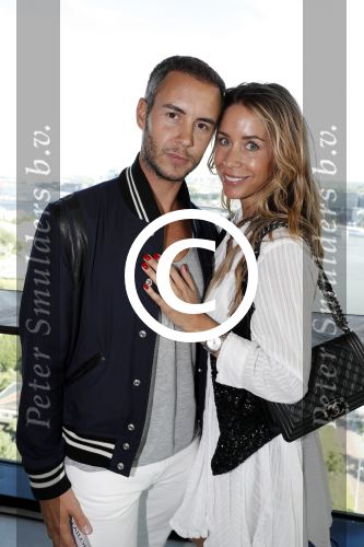 Amsterdam 11 juli 2016 
Modeshow Maria Tailor in de amsterdam Lookout aan het IJ. Renee Vervoorn met man Guy v d Reijden