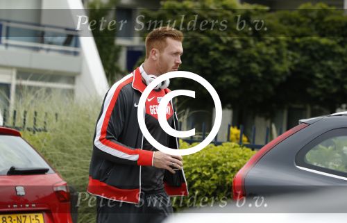 Schiphol 7 juli 2016
Robert harting op de parkeerplaats bij het van der valk hotel schiphol.