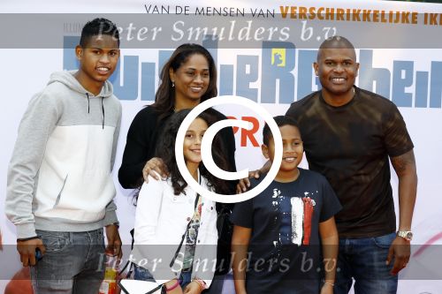 Amsterdam 17 juli 2016
Premiere huisdiergeheimen in Pathe arena. Roue Verveer met gezin