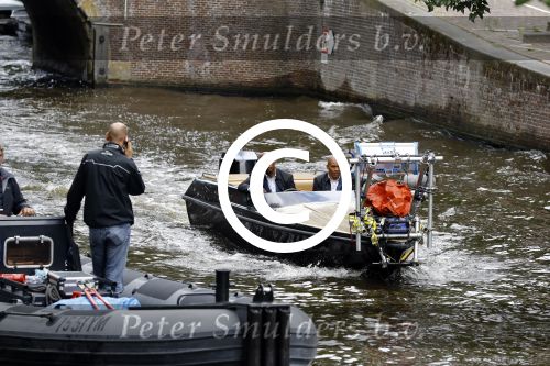 Amsterdam 11 juli 2016
Opnames the hitmans bodyguard met Samuel L Jackson. Ook een look a like van Samuel speelt mee. Opnames vomnden plaats op de grachten van amsterdam.