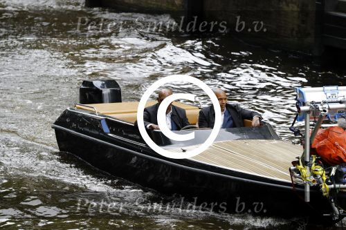 Amsterdam 11 juli 2016
Opnames the hitmans bodyguard met Samuel L Jackson. Ook een look a like van Samuel speelt mee. Opnames vomnden plaats op de grachten van amsterdam.