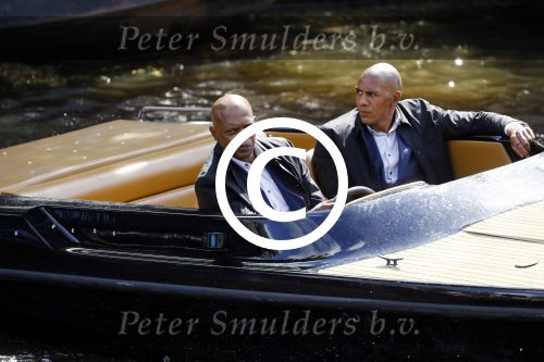 Amsterdam 11 juli 2016
Opnames the hitmans bodyguard met Samuel L Jackson. Ook een look a like van Samuel speelt mee. Opnames vomnden plaats op de grachten van amsterdam.