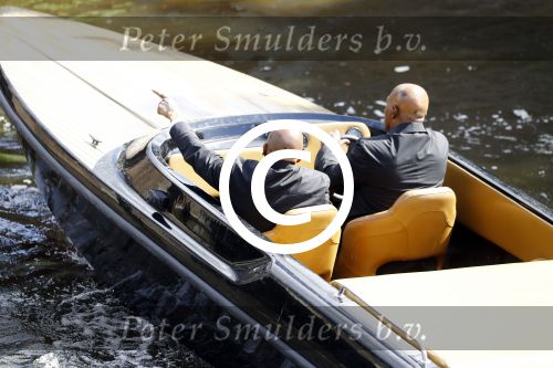 Amsterdam 11 juli 2016
Opnames the hitmans bodyguard met Samuel L Jackson. Ook een look a like van Samuel speelt mee. Opnames vomnden plaats op de grachten van amsterdam.
