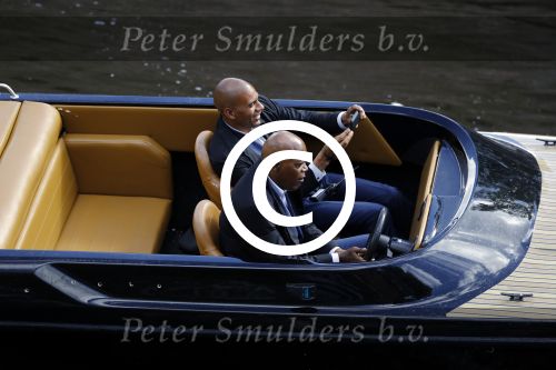 Amsterdam 11 juli 2016
Opnames the hitmans bodyguard met Samuel L Jackson. Ook een look a like van Samuel speelt mee. Opnames vomnden plaats op de grachten van amsterdam.