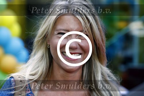Amsterdam 17 juli 2016
Premiere huisdiergeheimen in Pathe arena. sandra Ysbrandy met man en kinderen