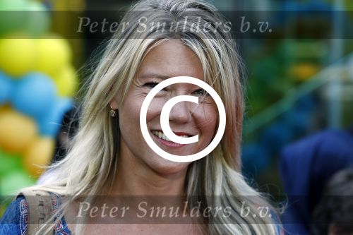Amsterdam 17 juli 2016
Premiere huisdiergeheimen in Pathe arena. sandra Ysbrandy met man en kinderen