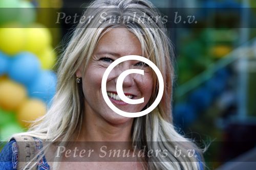 Amsterdam 17 juli 2016
Premiere huisdiergeheimen in Pathe arena. sandra Ysbrandy met man en kinderen